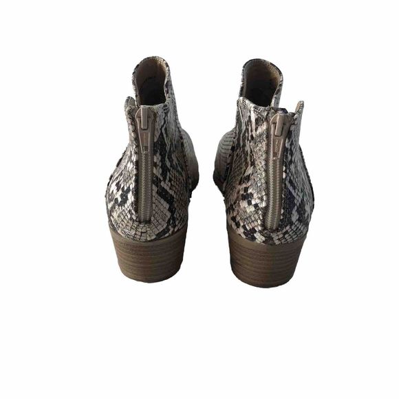 Express Women’s Chelsea Boot Faux Snake Skin Size 8 - Picture 6 of 13